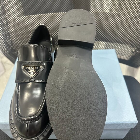 Women’s Prada Loafers 👞 - Picture 5 of 6
